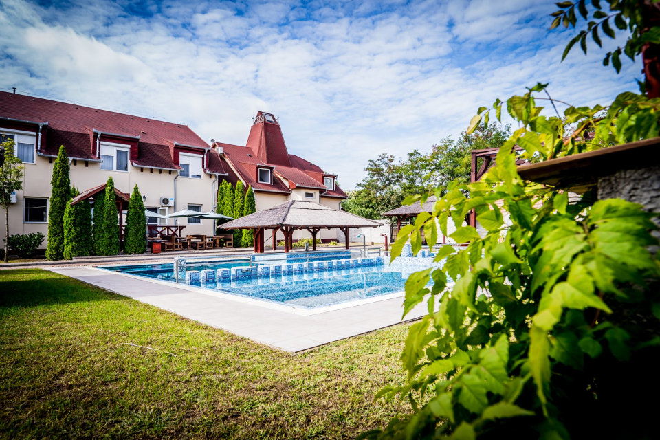 Liza Aqua & Conference Hotel