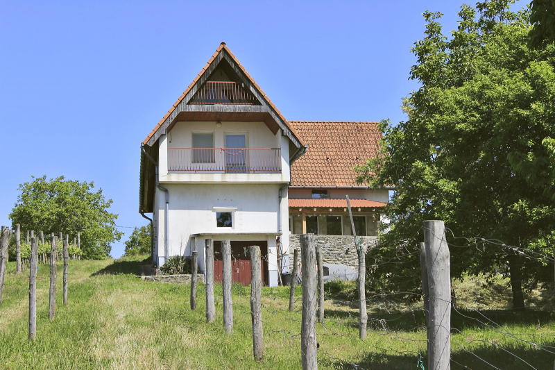 MacskaFészek Vendégház