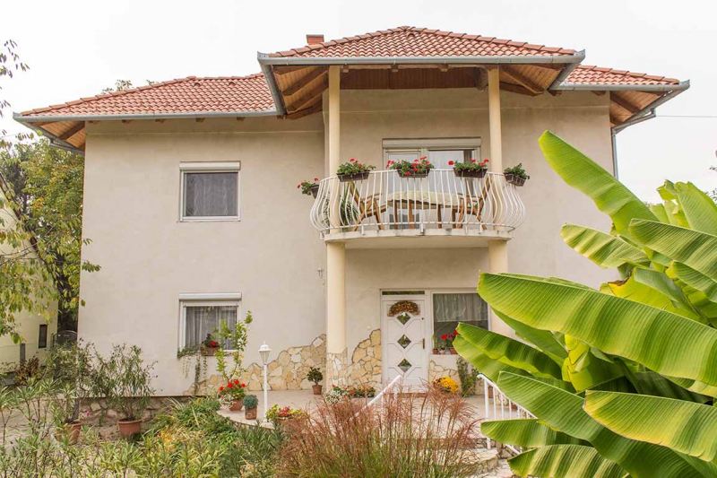 Szilvia Apartmanház